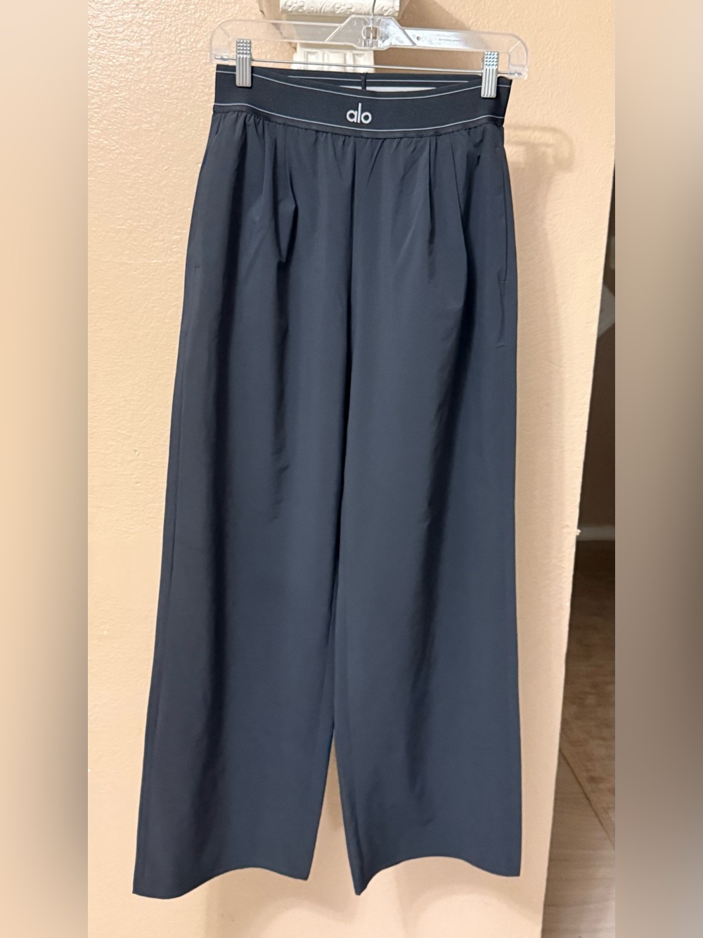 ALO Yoga Navy Wide-Leg Pull-On Pants